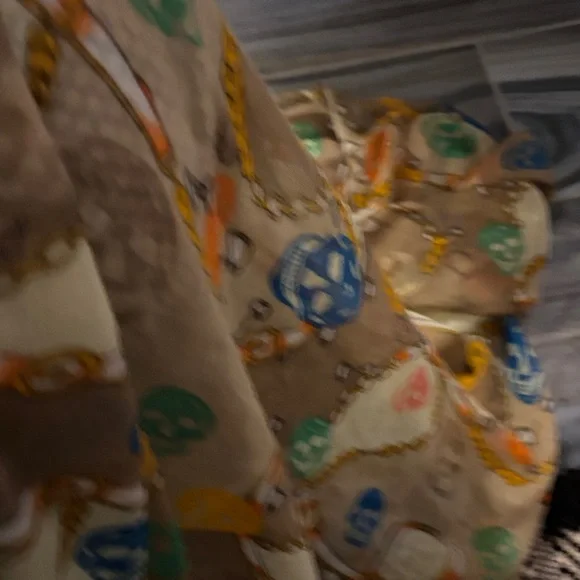 Gucci Multicolor Skull Print Scarf - Picture 6 of 8